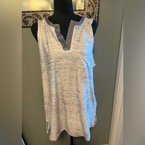 NWT Women's Sleeveless V-Neck Tank Top Buttoned Grey, Large